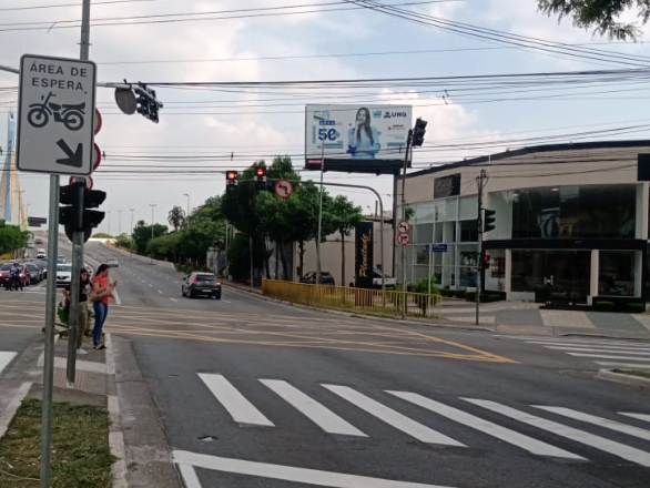 Av. Paulo Faccini x Av. Monteiro Lobato, 584