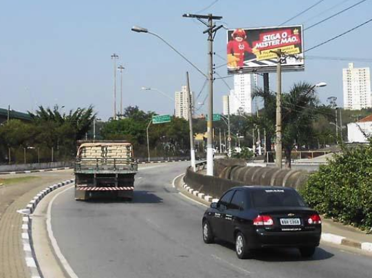 Av. Lions x Acesso p/ Av. Lauro Gomes