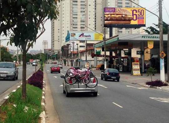 Av. Pery Ronchetti, 680 x R. Dom Miguel, 10