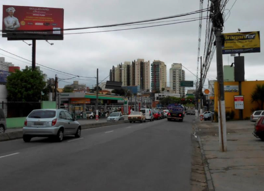 Av. Sen. Vergueiro, 2.861 x Av. Winston Churchill, 820